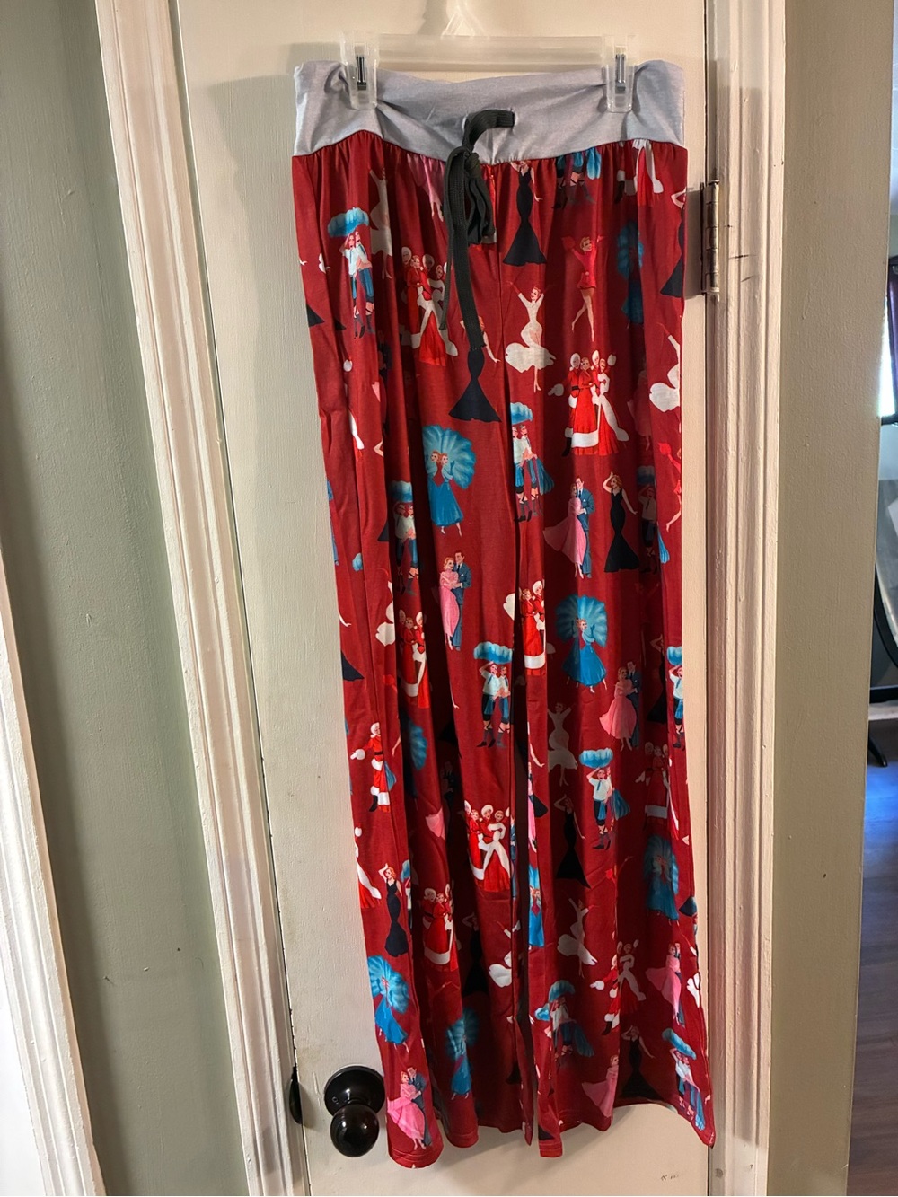 She Show Women’s White Christmas Pajama Pants Size Medium NWT Red